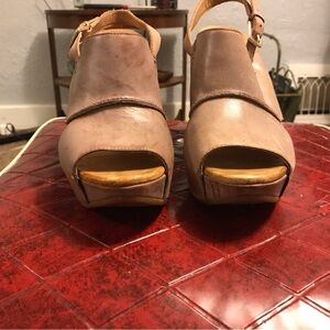 NAYA Women's Camel Leather On Platform Wedges Sandals Sz 8.5
